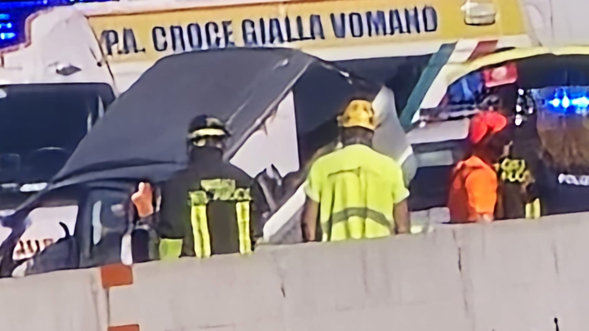 I soccorsi sul luogo dell'incidente