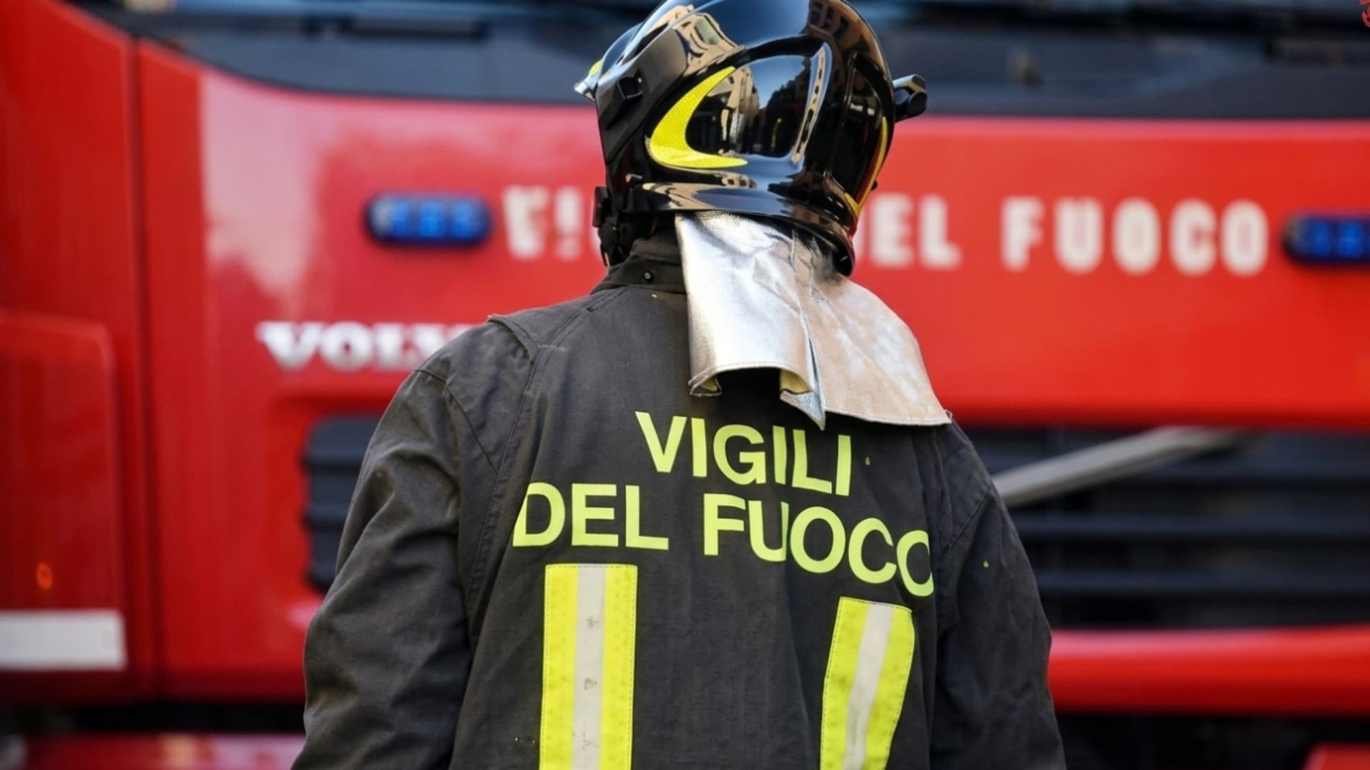 Sul posto i vigili del fuoco