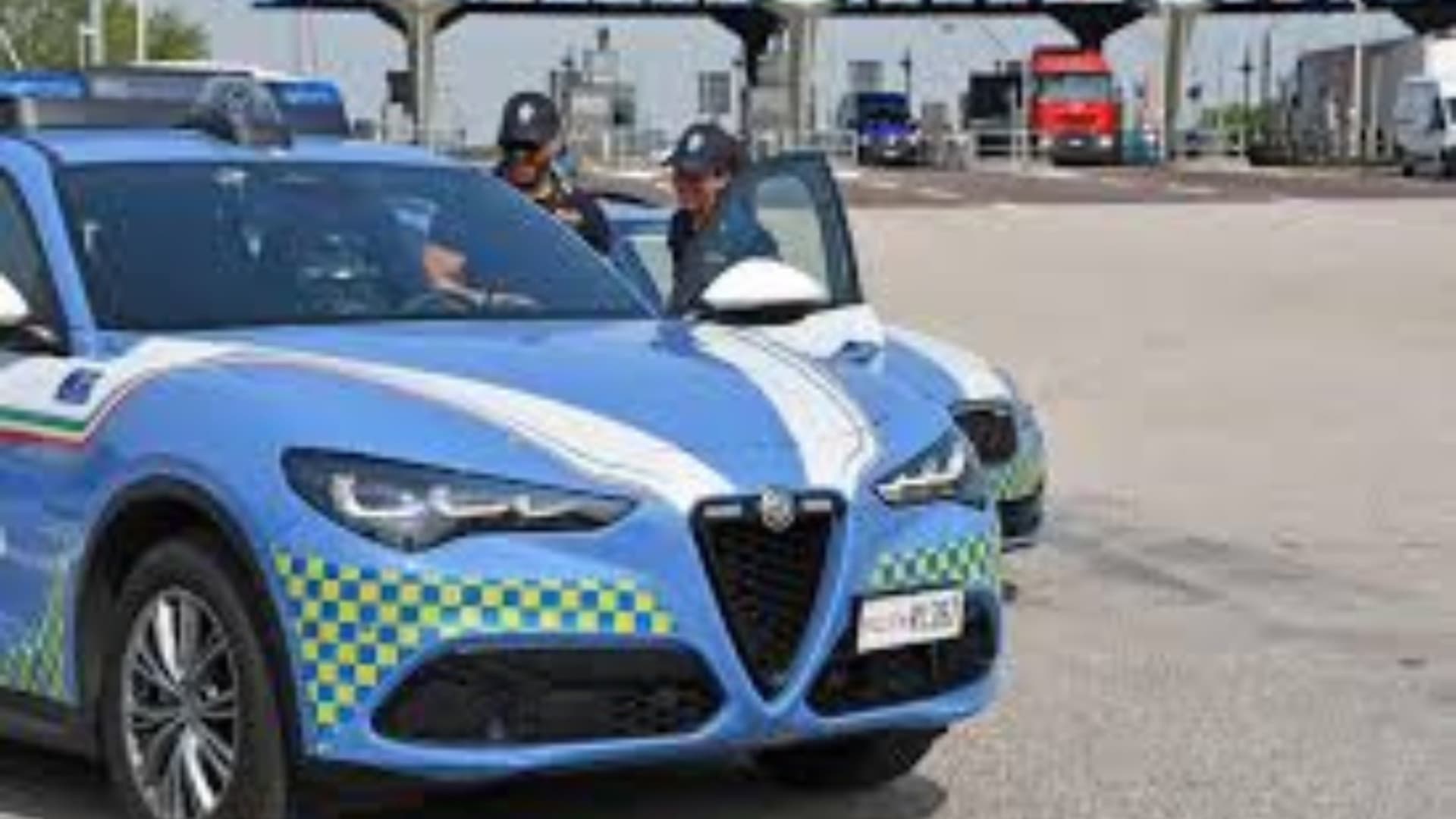 Sul posto la polizia stradale