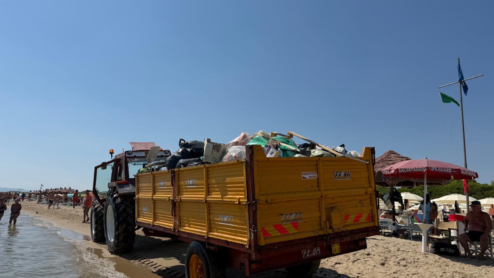 Raccolta rifiuti sulle spiagge