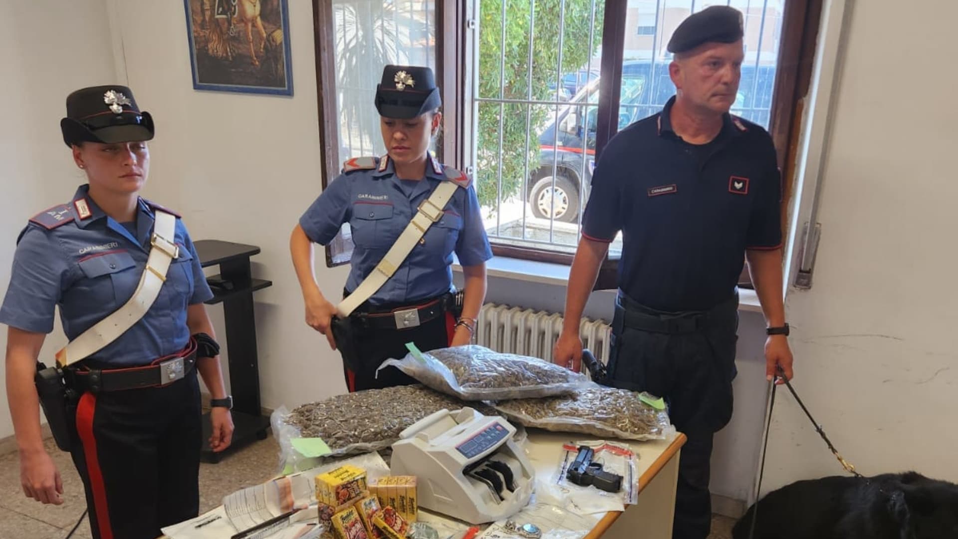 La merce sequestrata dai carabinieri