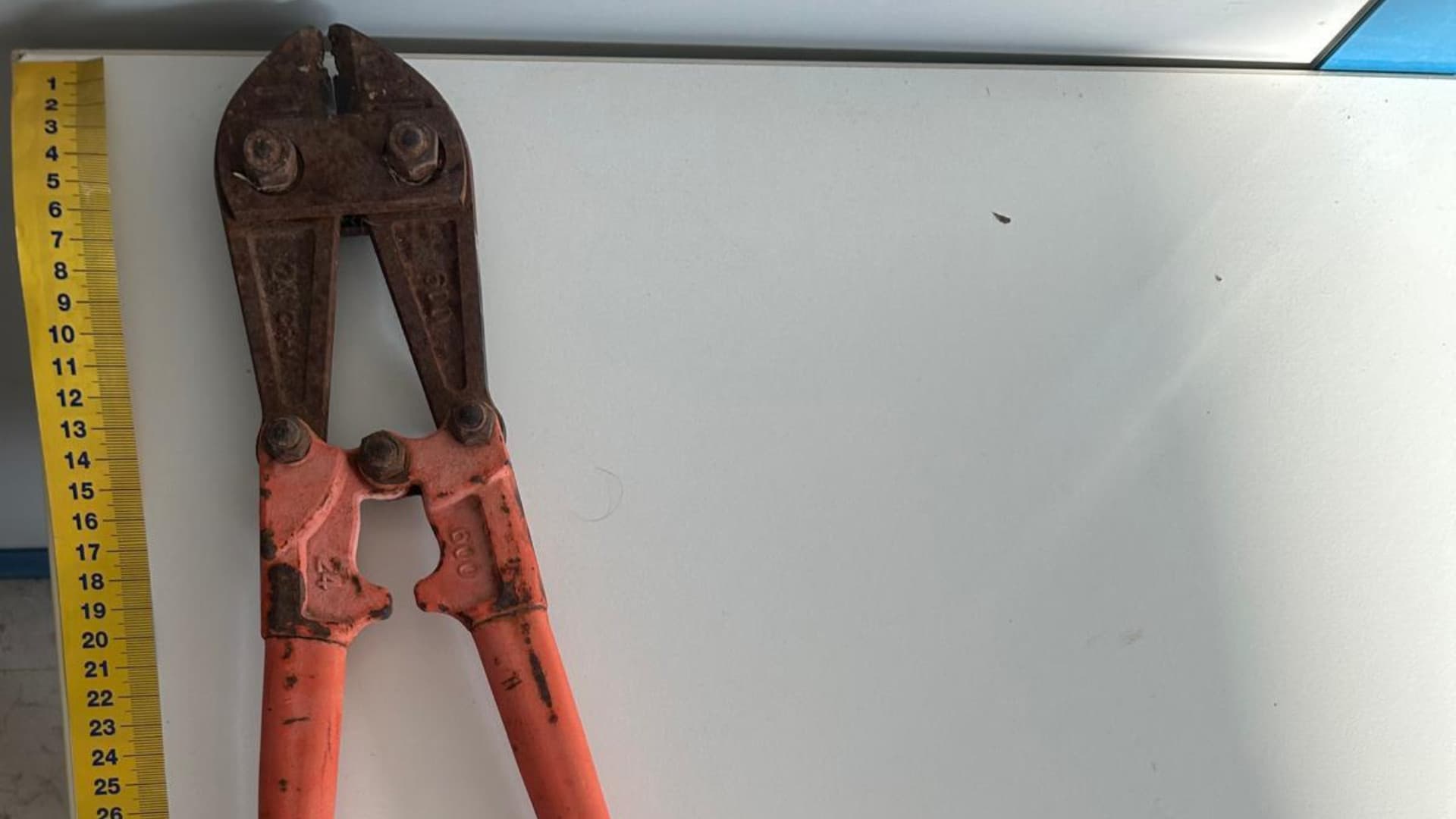 Controlli a Pescara: sequestrati arnesi da scasso e denunciato un 32enne