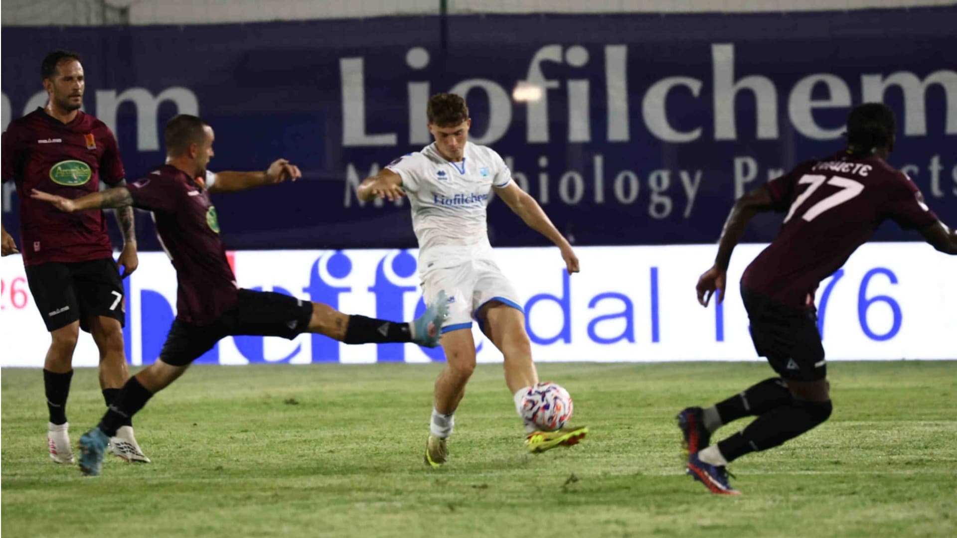 Pineto, ancora 0-0: il Livorno resiste al Pavone-Mariani