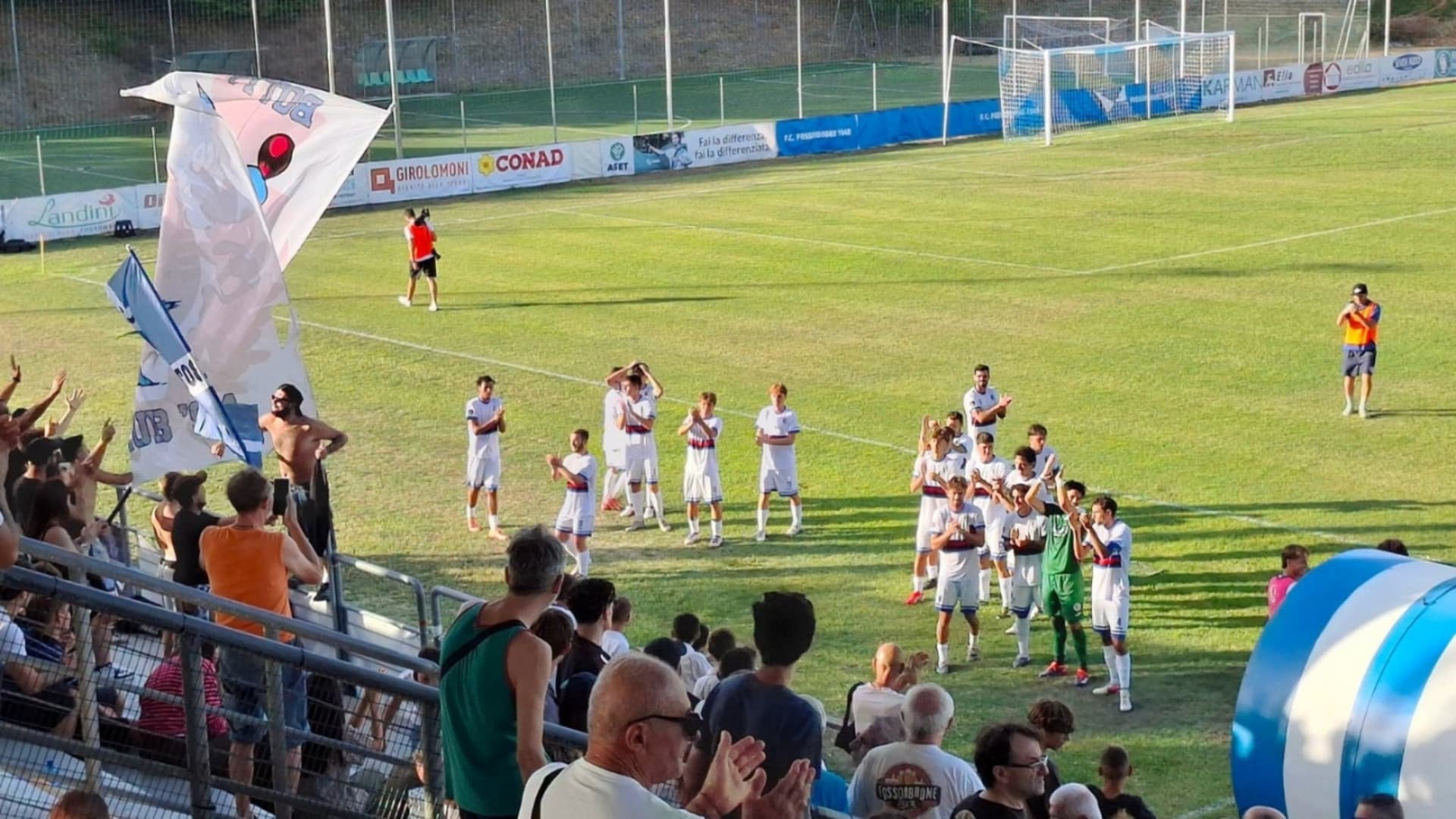 L'esultanza dei giocatori del Fossombrone (Foto Fb: Fossombrone Fc)