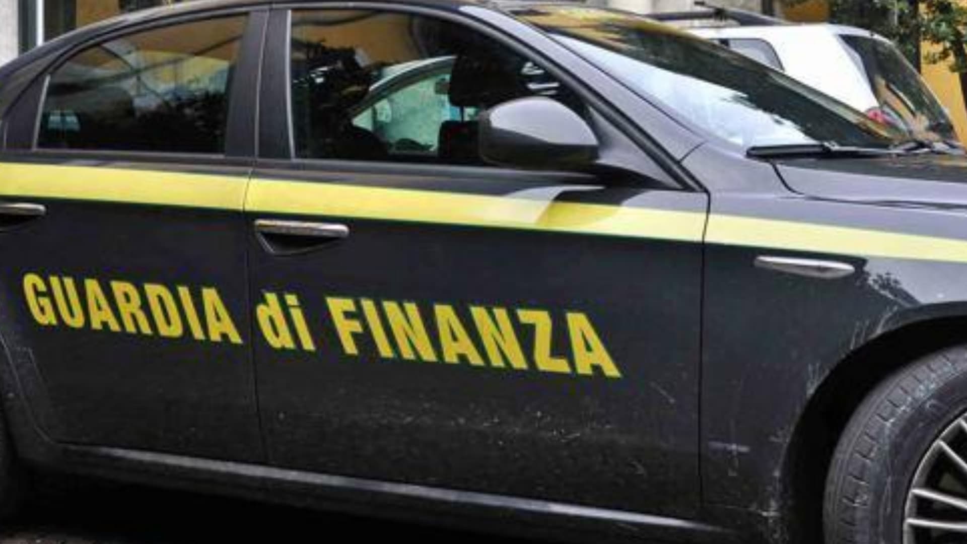 Movida sotto controllo ad Alba Adriatica: cento persone identificate e due segnalate per droga