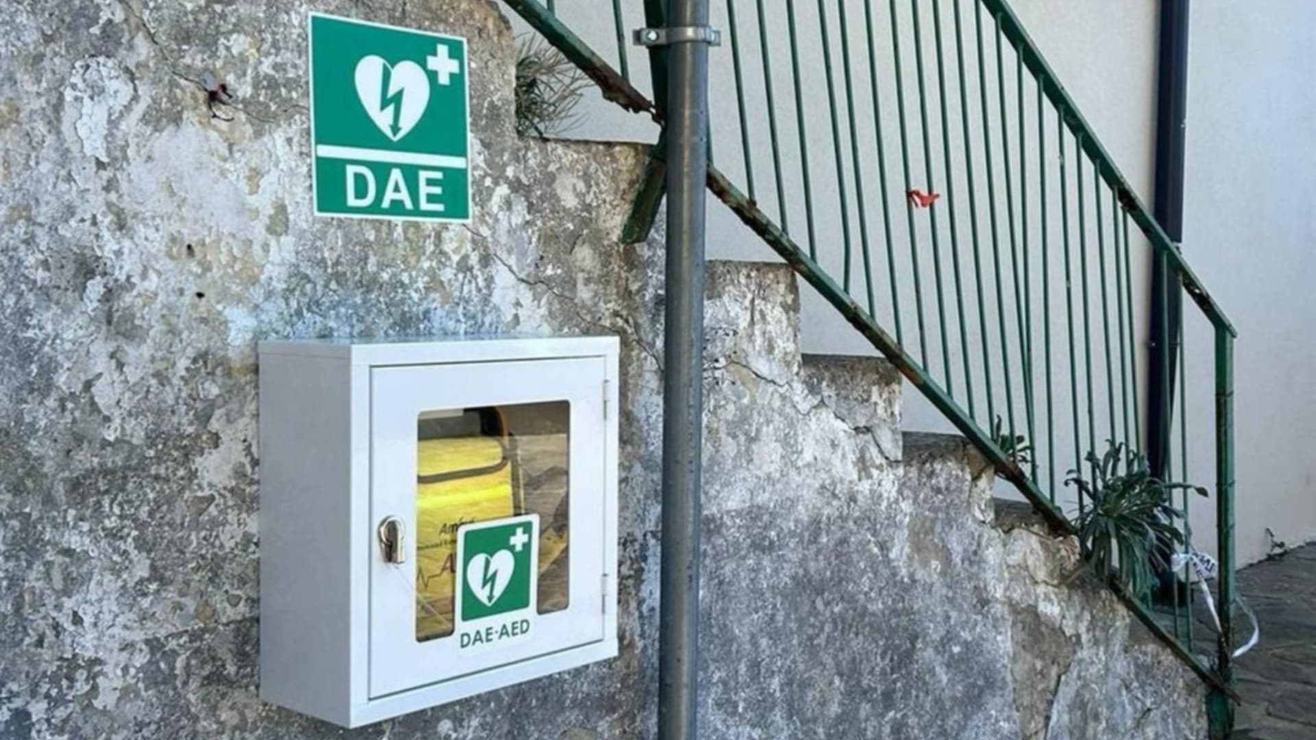 Pratola Peligna, il defibrillatore non funziona: muore un 75enne