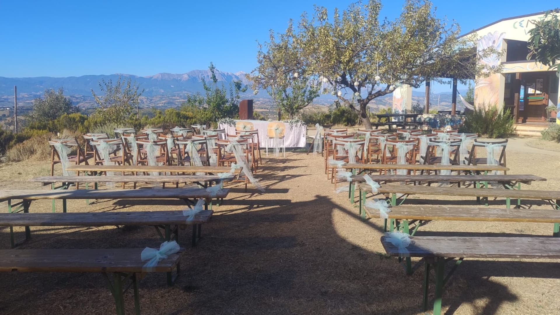 Calanchi di Atri, primo matrimonio nella Riserva: Daniele e Daniela si sposano dove si erano conosciuti