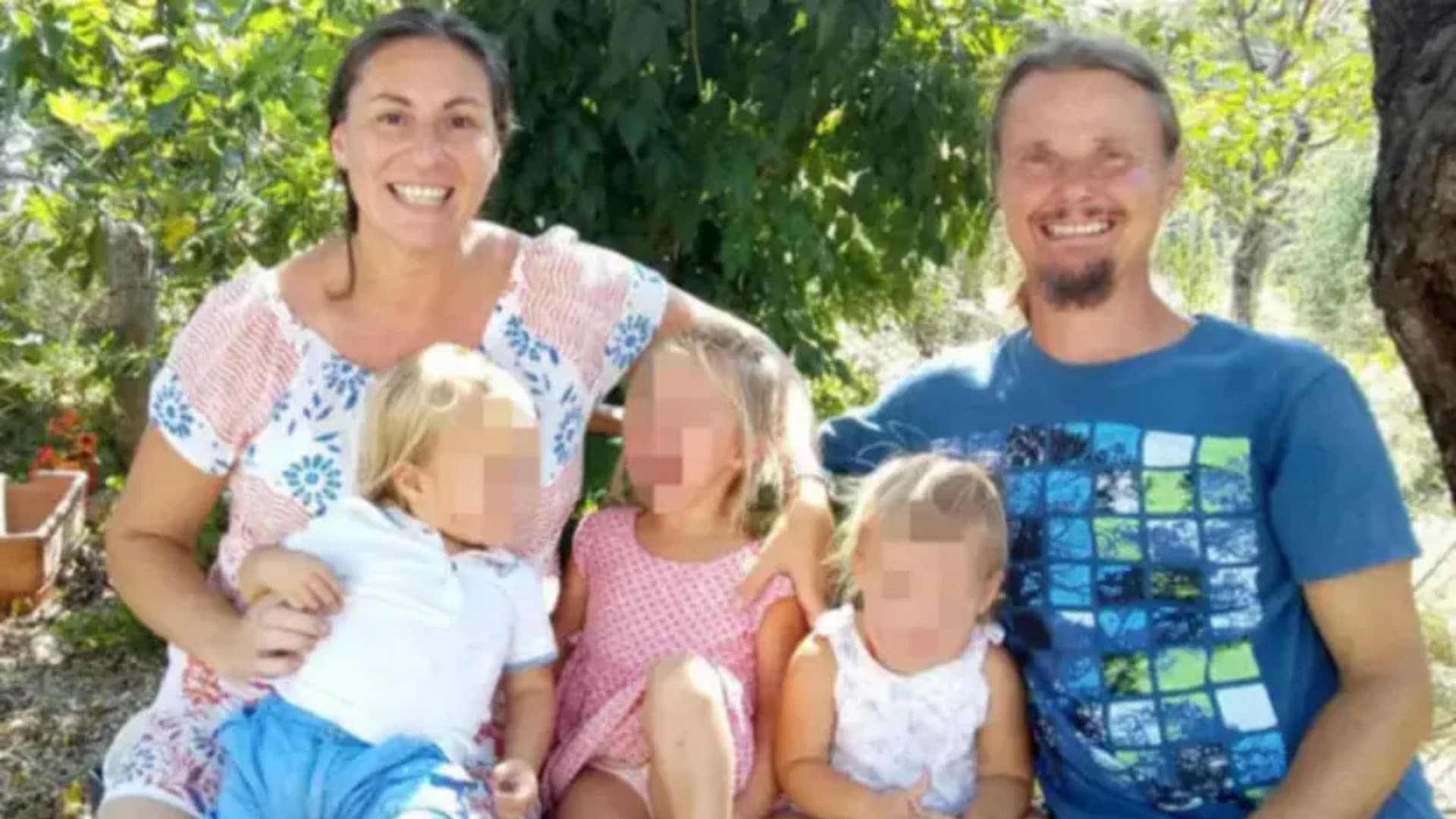 Famiglia nel bosco, i tre bambini rientrano a scuola dal 16 settembre