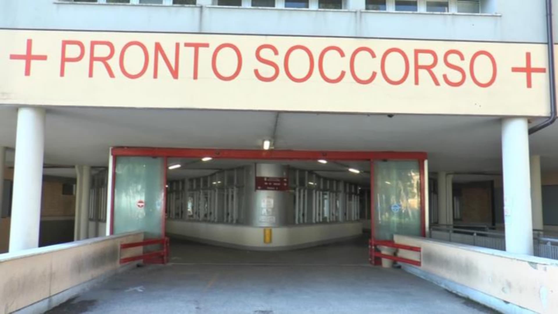 Controguerra, si ribalta con l’auto: 82enne soccorso e trasportato in ospedale