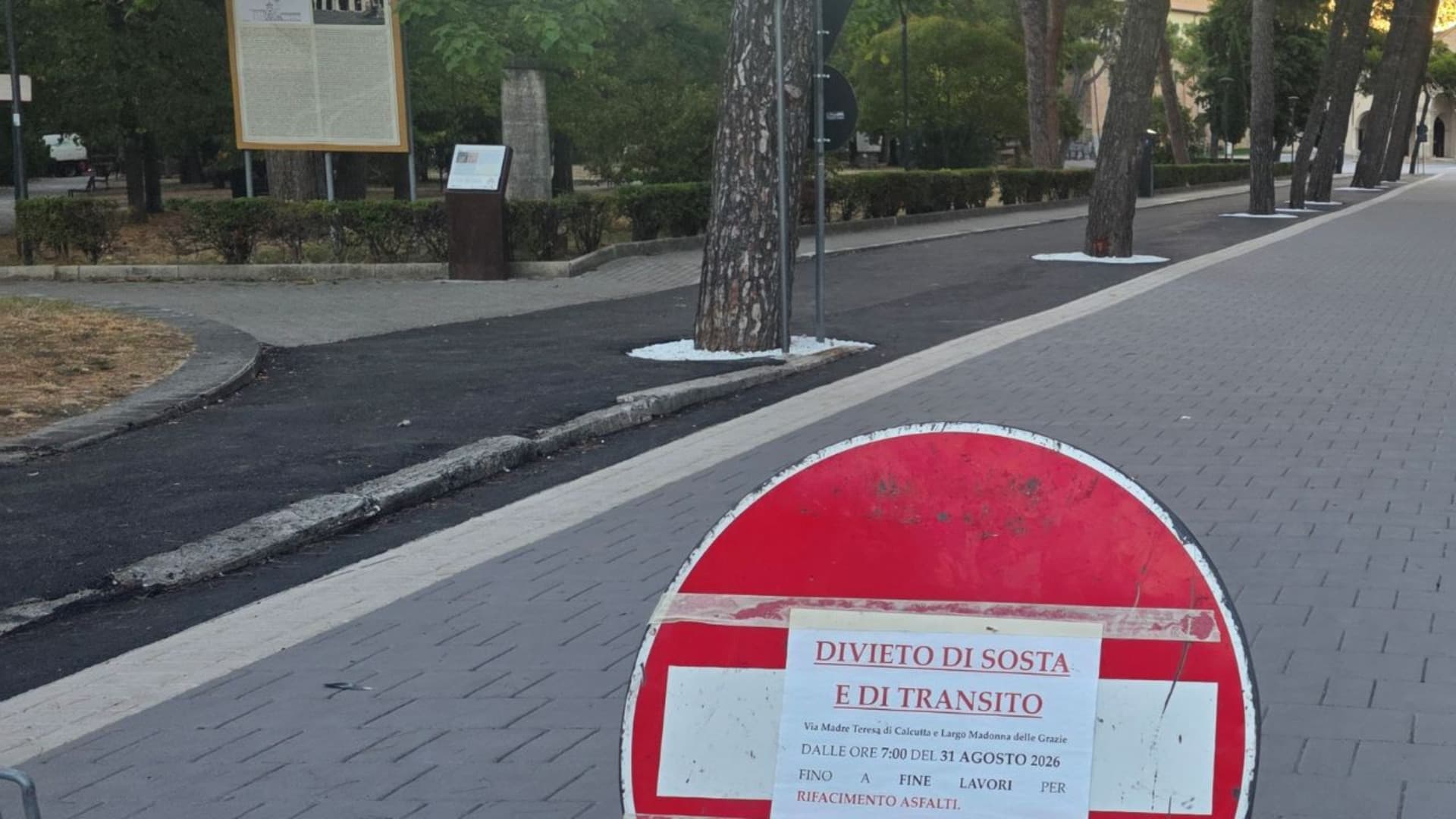 Il cartello del divieto di sosta