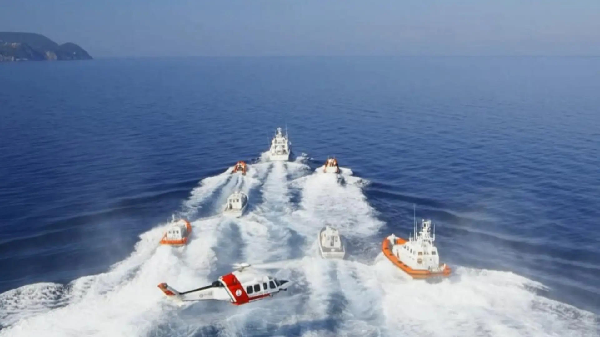 Guardia Costiera di Pescara soccorre imbarcazione a vela in avaria al largo della costa