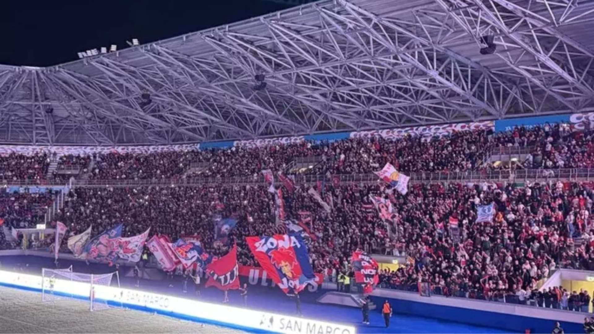I tifosi del Taranto (foto Ansa)