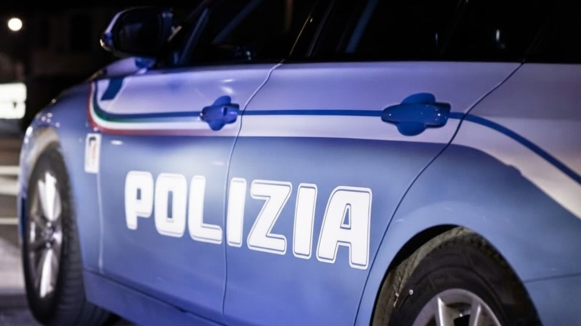 Scontro tra due auto sulla statale 16, una si ribalta: morto Giuseppe Sichetti