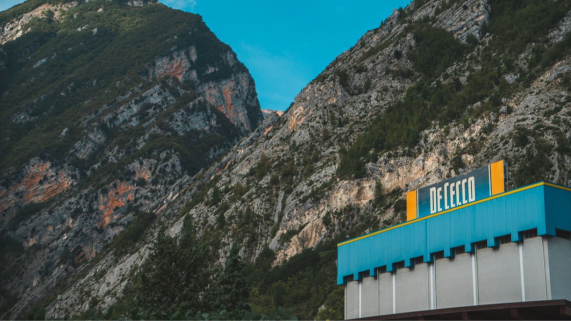 Uno degli stabilimenti De Cecco in Abruzzo