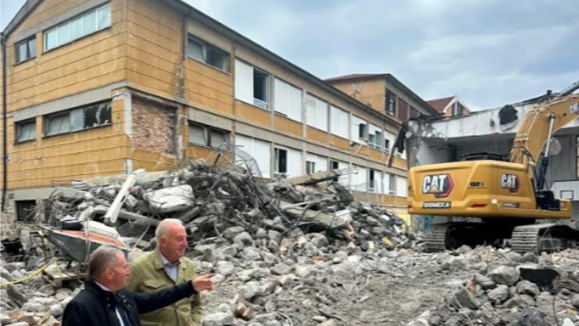 Provincia dell'Aquila: iniziata la demolizione dell'ex Itas: nuova scuola per 400 studenti