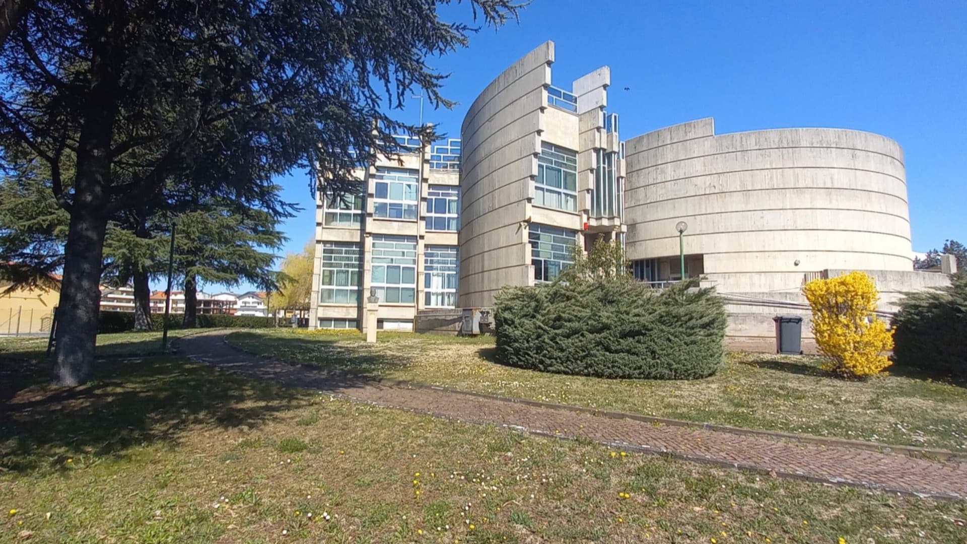 Avezzano, la Biblioteca Silone cambia orari: apertura fino alle 19 e anche il sabato mattina