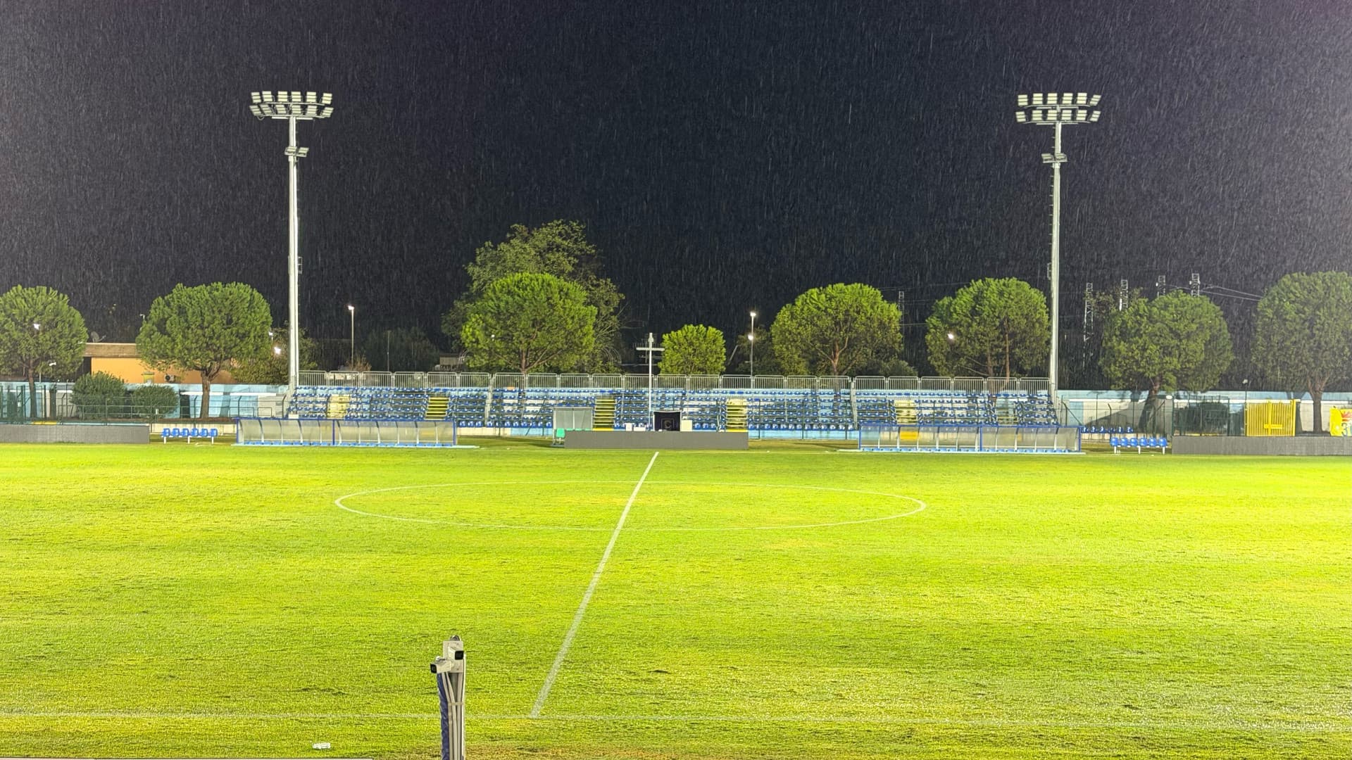 Pineto-Reggiana sospesa: doppio blackout e campo impraticabile, biancazzurri avanti 2-0