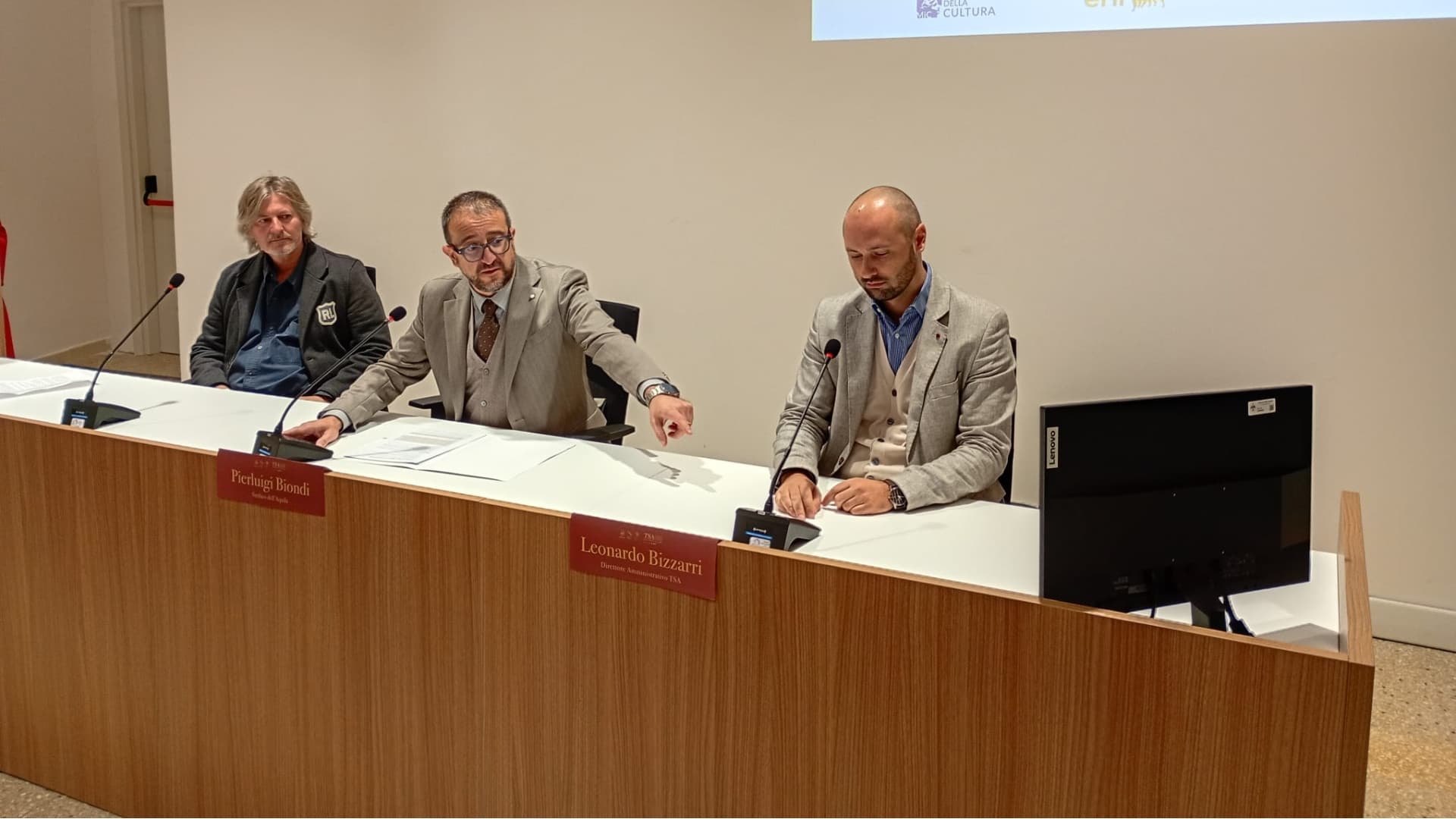 La conferenza stampa sulla riapertura