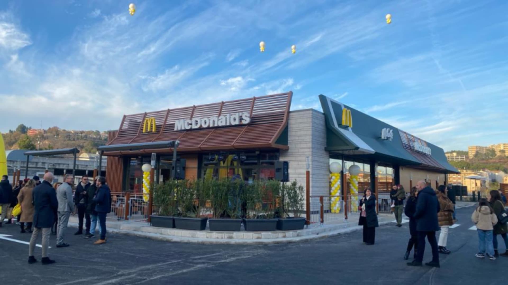 Teramo, condizioni di lavoro al McDonald’s: la Cisl chiede chiarimenti su contratti, orari e straordinari