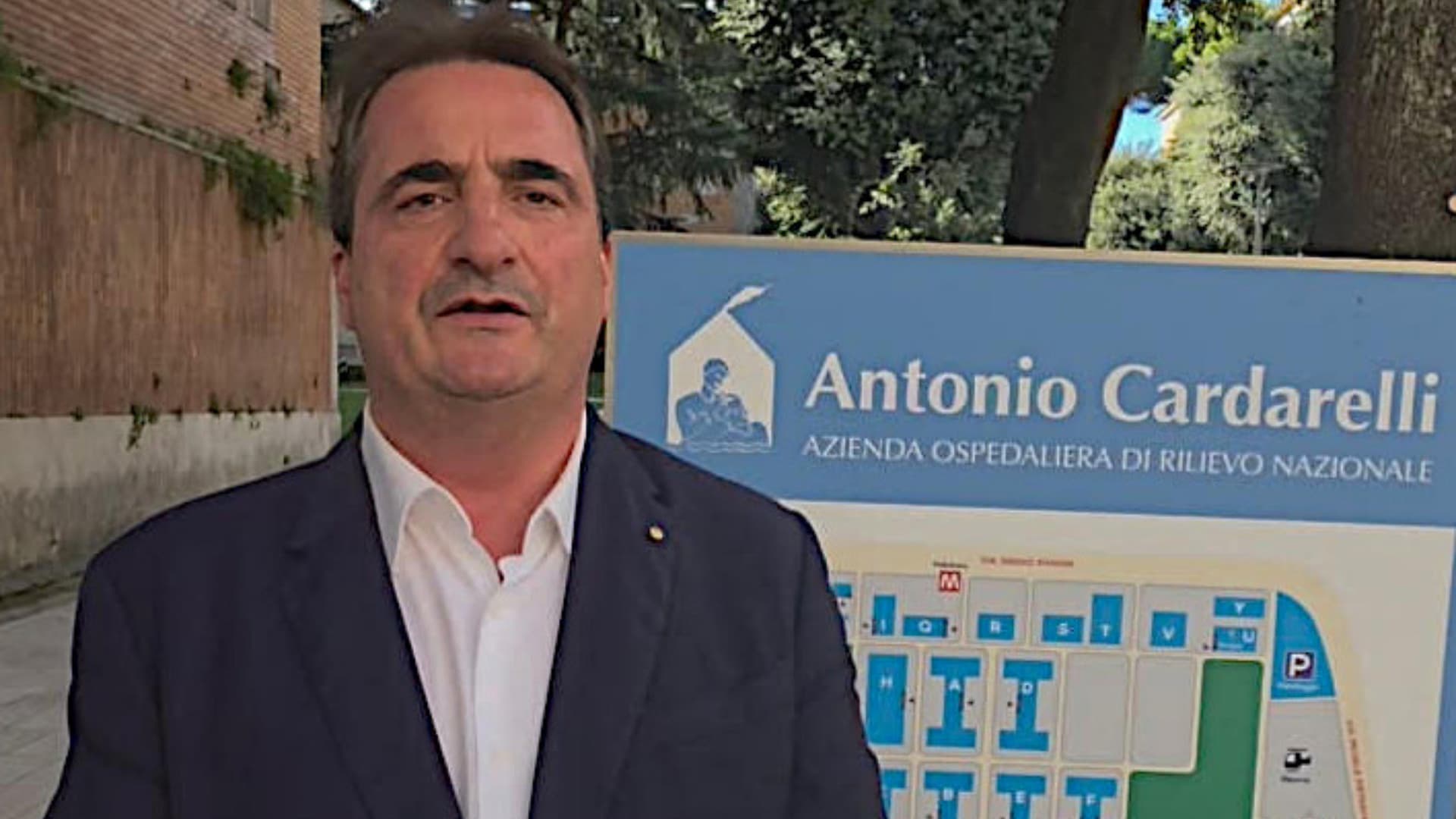 Rosello si stringe intorno a Roberto, il 50enne picchiato a Napoli per difendere le figlie