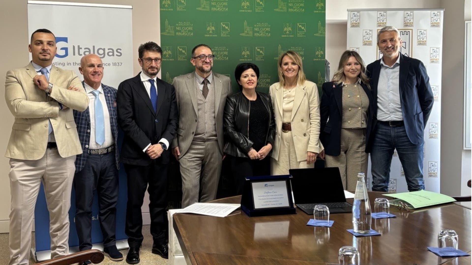 L'Aquila, Italgas dona 270 computer alle nuove generazioni per oltre 75mila euro