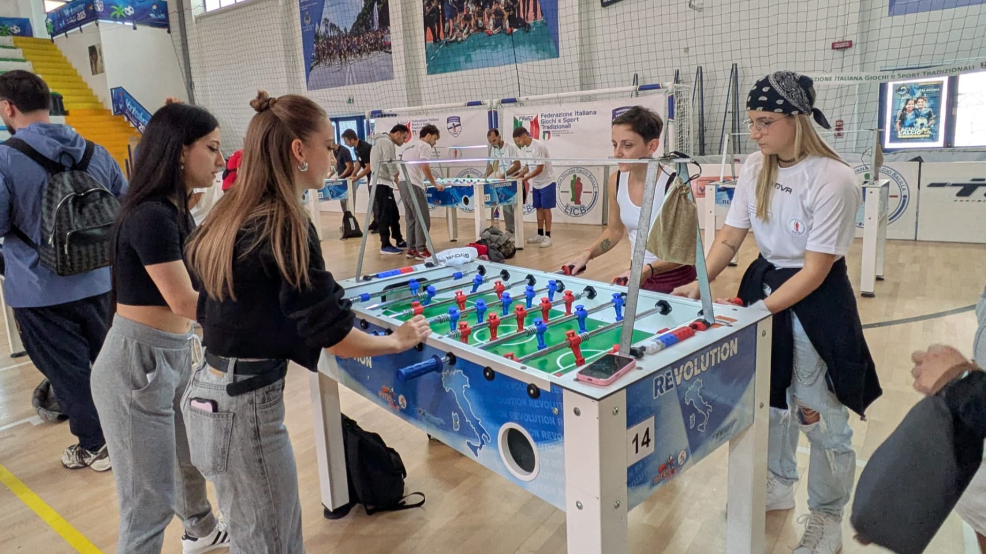 Montesilvano, spettacolo e grande sport: il campionato italiano a squadre di calcio balilla premia i padroni di casa